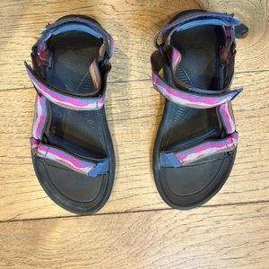 Teva Sandals Women’s Size 8
